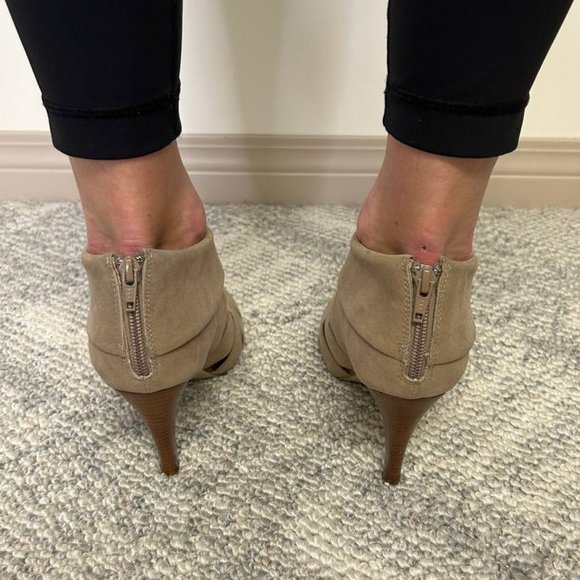 Style & Co. Womens Booties Sz. 7.5 *USED - Picture 3 of 3